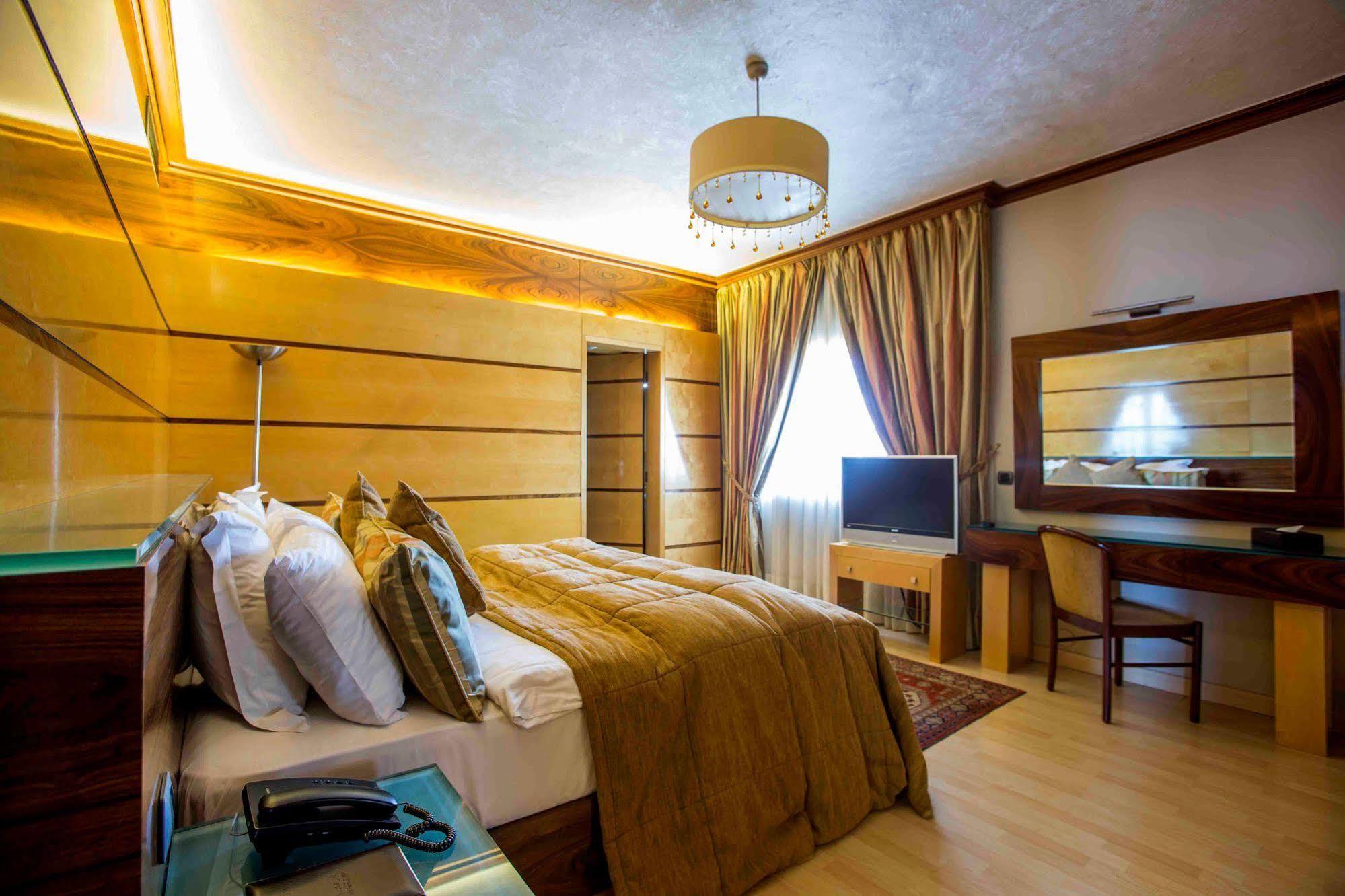 Lahoya Suites Beirut Exterior foto